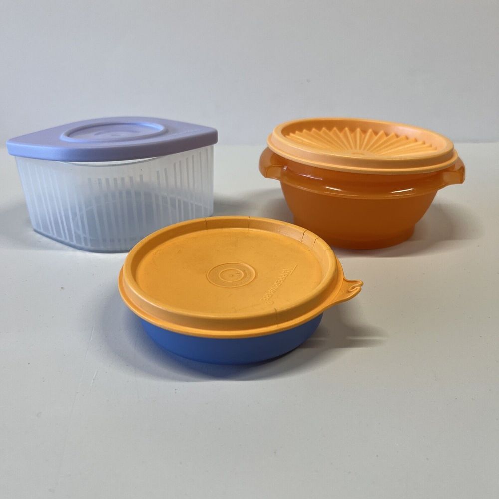 Tupperware Lot of 3 Small Containers With Lids‎ Various Sizes & Colors